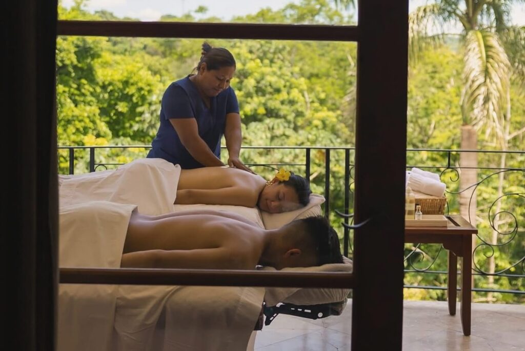 couples travel Belize